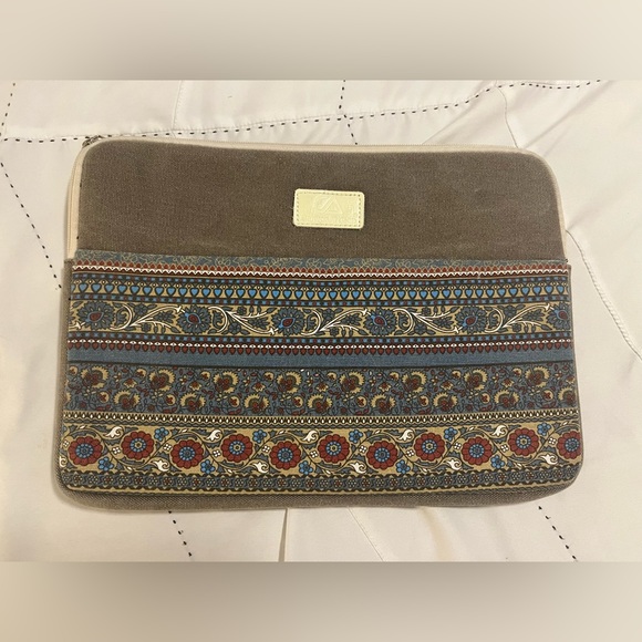 Boho Patterned Laptop Case - Picture 2 of 3